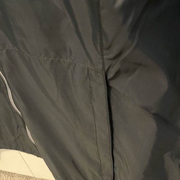 Columbia women’s collared rain jacket with mesh lining size small long sleeves - Picture 10 of 13